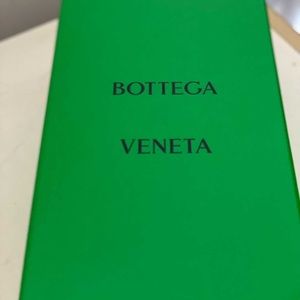 I’m selling this fine Venetta Bottega heel